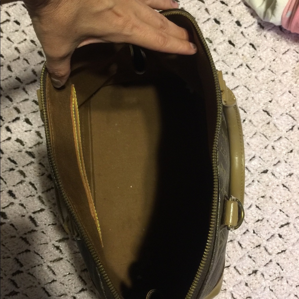 Louis Vuitton alma bag-SOLD! - Picture 7 of 8